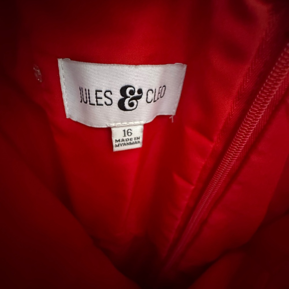 Elegant Red Flower Gown - image 2